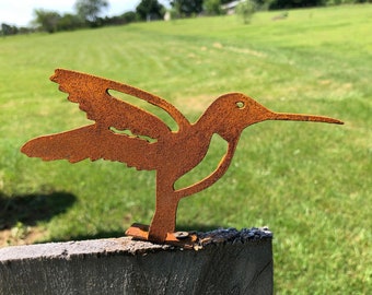 Hummingbird rusty outdoor art  - rustic screw mounted metal bird -  attaches to deck railing or tree  -  mailbox topper - handmade in USA