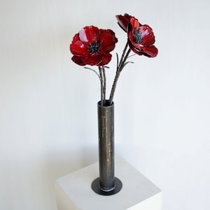 Metal poppy flower arrangement - Industrial flower bouquet - Metal poppy flower art - Poppy sculpture in vase - Red poppies - Flower art