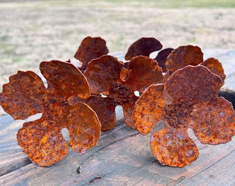Conjunto de flores de amapola oxidadas de 6 hierro rústico - escultura industrial hecha a mano - acabado desgastado de calidad única - excelencia artificial hecho en EE.UU.