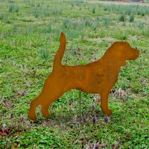beagle attention pose rusted metal stake  - handmade rustic dog art - beagle outdoor home decor - beagle flowerbed decor - beagle memorial