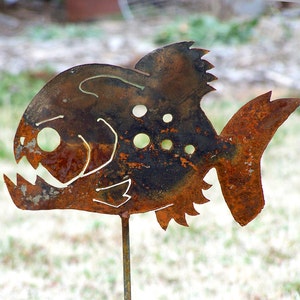 Piranha garden stake - Garden fish sculpture - Frenzy fish-Iron fish art - Metal fish decor - Deep sea monster stake - Flower bed decor