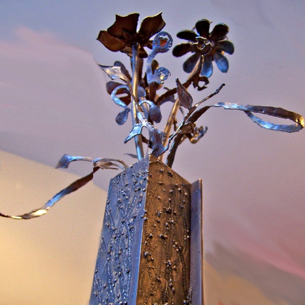 Anniversary gift - Metal flower bouquet - Flower arrangement sculpture - Steel flower arrangement - iron flowers - Flowers for a lifetime
