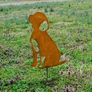 Sitting beagle garden stake - handmade beagle - Beagle dog outdoor art - Rusty beagle marker - Beagle flowerbed decor - Beagle memorial