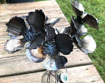 Handmade Steel Poppy Set: Industrial Vase Accent Flowers
