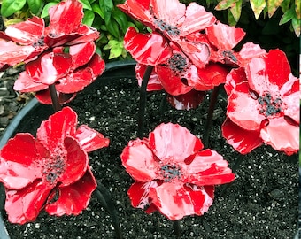 Metal Poppy Flower Garden Art: Colorful Steel Bloom Insert