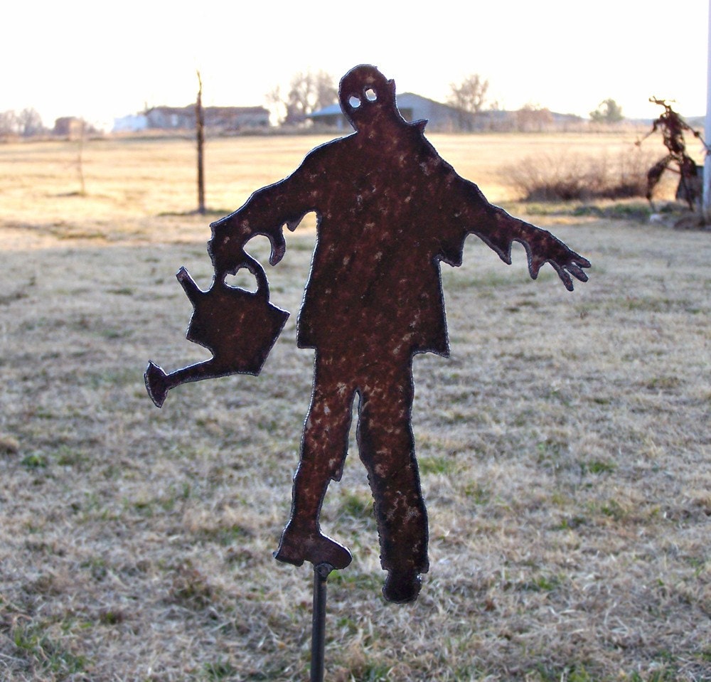 Zombie garden stake - Metal zombie art - Zombie gardener yard maker -…