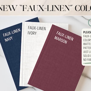 Peut inclure: Trois carnets en faux lin de couleurs marine, ivoire et bordeaux. Les carnets sont pr&eacute;sent&eacute;s sur une surface en marbre. Le texte sur les couvertures indique "Faux-Linen" suivi de la couleur. Une note indique que les couleurs sont des motifs imprim&eacute;s mats.