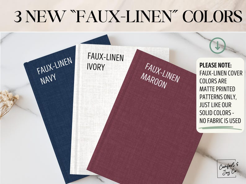 Peut inclure: Trois carnets en faux lin de couleurs marine, ivoire et bordeaux. Les carnets sont pr&eacute;sent&eacute;s sur une surface en marbre. Le texte sur les couvertures indique "Faux-Linen" suivi de la couleur. Une note indique que les couleurs sont des motifs imprim&eacute;s mats.