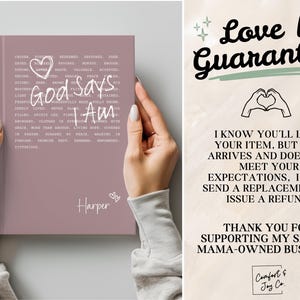 Peut inclure: Un journal mauve avec les mots "Dieu dit Je suis" en blanc, entour&eacute; d'affirmations positives. Le journal est tenu par des mains. Le texte "Harper" est &eacute;crit en bas. Un avis de garantie est &agrave; droite.