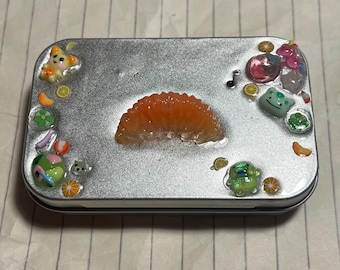 Citrus tin (with mini mirror inside!)