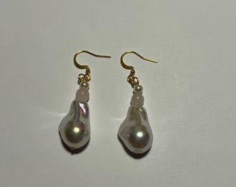 Pearly rose earrings