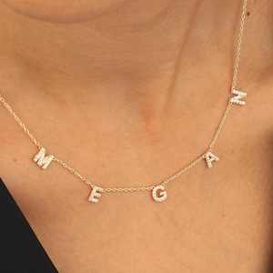 Collar con inicial personalizado, collar familiar de varias letras, collar de pareja, collar con nombres de familia, regalo para ella, regalo de aniversario