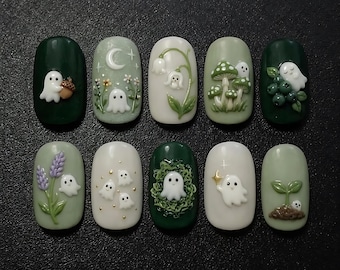 Uñas postizas con diseño de fantasmas, uñas con estampado de setas y bosque estilo cottagecore, uñas postizas cortas reutilizables hechas a mano.