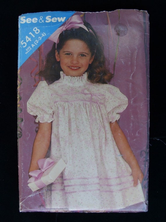 Items similar to Little Girls Vintage Dress Pattern Sz 24 on Etsy