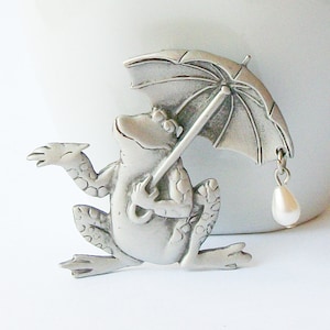 Vintage JJ Frog Brooch: Happy Frog with Umbrella & Faux Pearl