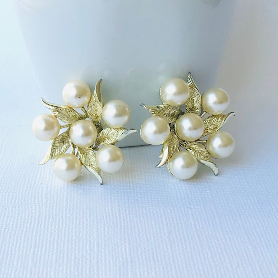 Vintage Pearl Clip Earrings, Emmons Clip Earrings - image 1