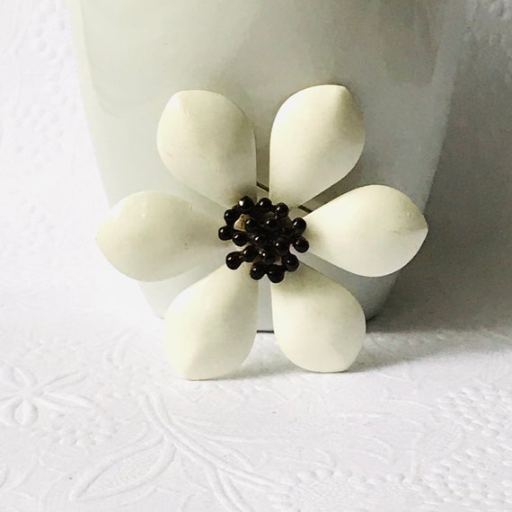 Vintage White and Brown Flower Brooch  1960 Vinta… - image 1