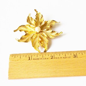 Vintage Pearl Flower Brooch image 2