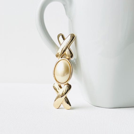 Vintage Carolee XOXO Hugs and Kisses Brooch