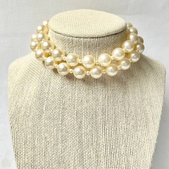 Vintage White Pearl Necklace, 24 inch pearl neckl… - image 2