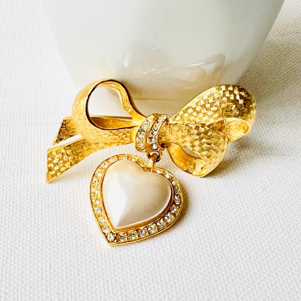 Vintage Pearl Heart Ribbon Pin: Dangle Brooch