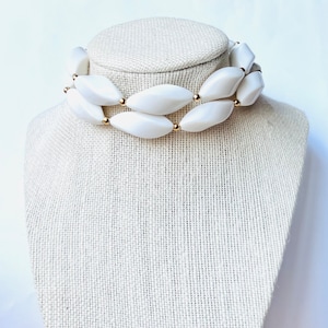 Vintage Trifari Necklace, White Vintage 24 inch necklace image 1