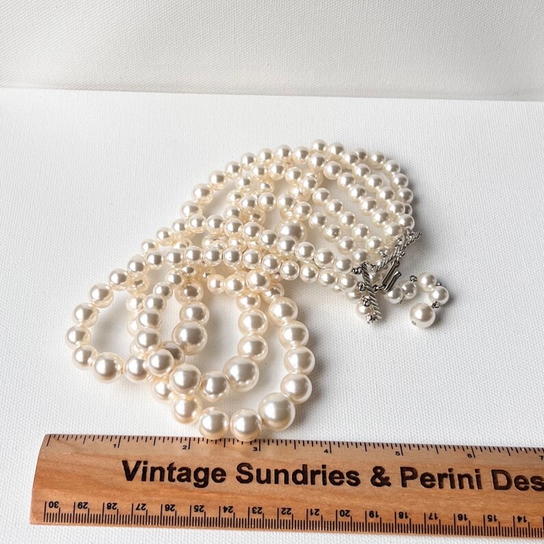 Vintage White Pearl Necklace, 14 inch pearl necklace image 2