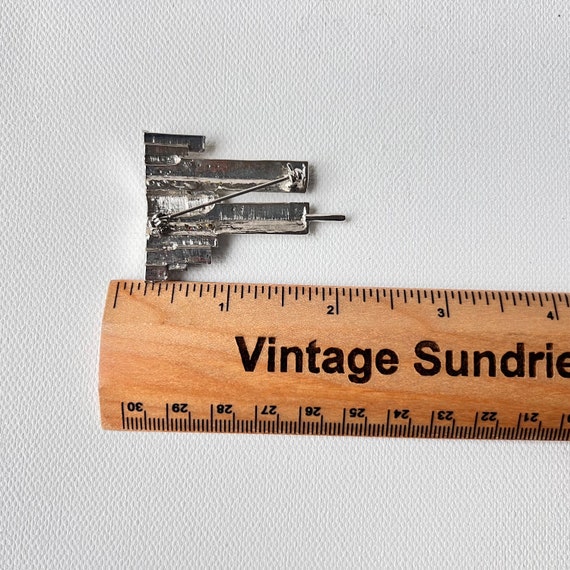 Vintage Twin Towers NYC Brooch - image 2