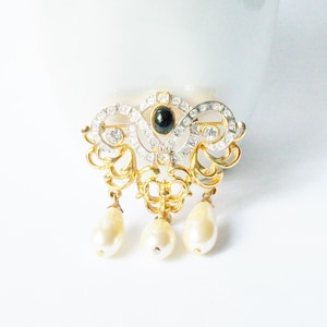 Vintage Carolee Pearl & Rhinestone Brooch