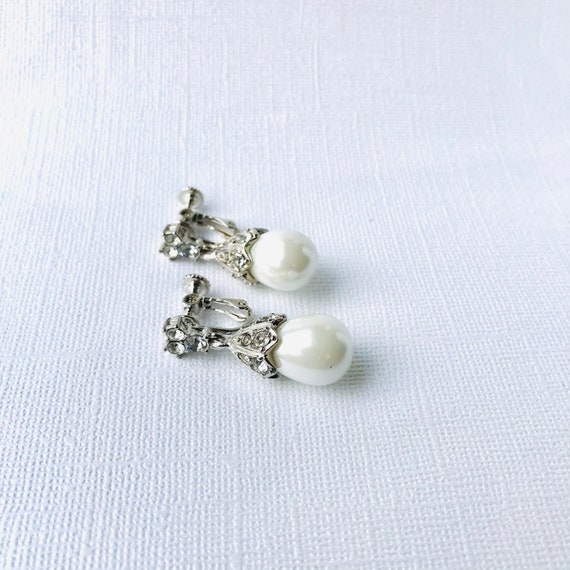 Vintage Rhinestone and Pearl Joan Rivers Clip Earr