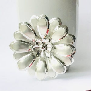 Vintage Silver Tone Enamel Flower Brooch - 1960s Floral Pin