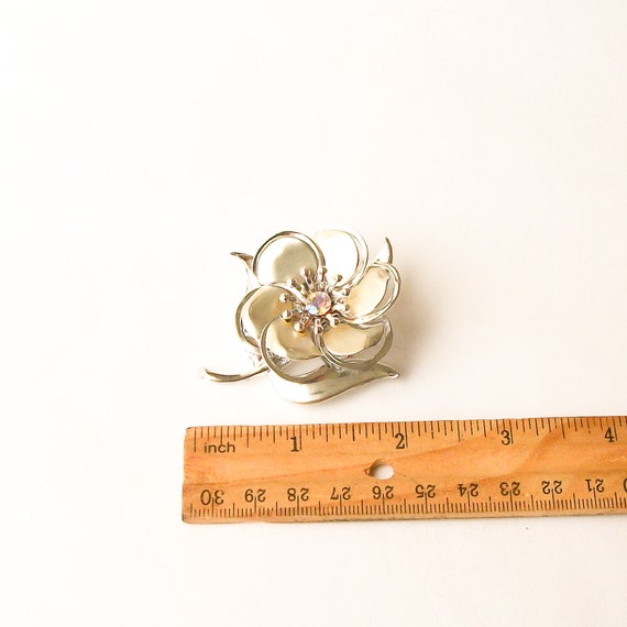 Vintage Flower Brooch, 1960 Flower Power Pin - image 3