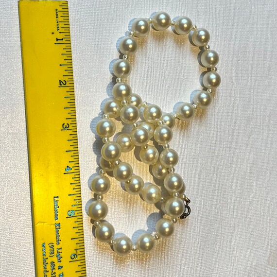 Vintage White Pearl Necklace, 24 inch pearl neckl… - image 3