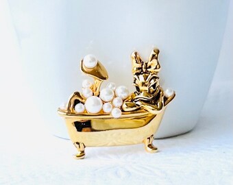 Vintage Daisy Duck Brooch by Disney Napier
