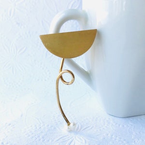Vintage Modernist Pearl Brooch