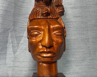 Sculpture vintage en bois sculpté, statue maya, guerrier D Pedraza, signée aztèque MCM