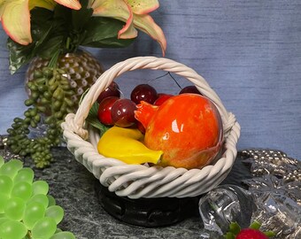 Koszyk na owoce w stylu vintage, włoska porcelana Capodimonte, element centralny lub akcent