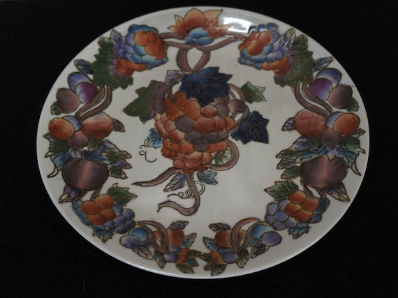 Vintage Chinoiserie Oriental Accent 10" Hand Painted Plate Grapes and Ribbons