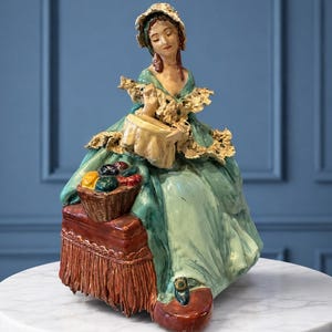 Statuina in porcellana Lace Lady Flli Savastano Nuova Capodimonte Merlettaia Italiana Porcellana vintage dipinta a mano