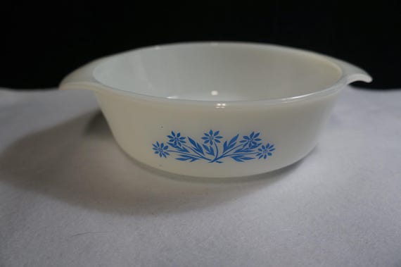 One Quart Round Glass Casserole Dish Anchor Hocking White Blue Cornflower