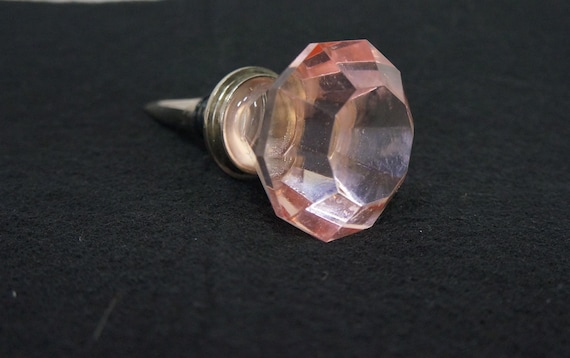 Crystal Diamond shaped large wine stopper decanter topper pink 5"