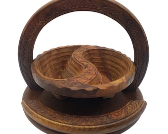 Hand Carved Berry Basket Wooden Collapsible Fruit Basket  Folk Art Vintage
