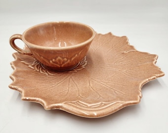 Plato y taza de cerámica Woodfield Steubenville con forma de hoja, color rosa melocotón y otoño