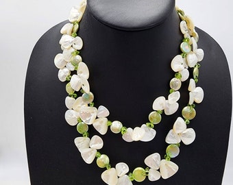 Vintage Pistachio Coin Pearl Necklace Chunky Green Peridot Stone Mother of Pearl