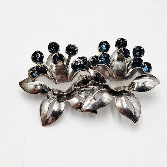 Deux passe-thé en argent Poinçon Minerve P. 22 g, Vente aux enchères Deux passe-thé en argent Poinçon Minerve P. 22 g, Vente aux enchères