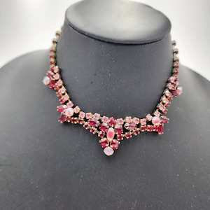 Vintage Red Pink Sabrina Glass Beaded Necklace Prong Rhinestones V Shape 15&quot;