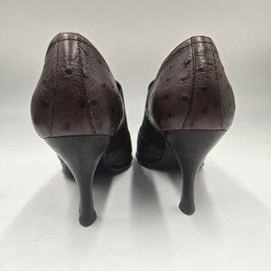 Y2K Donald Piliner bruine leren pumps met spitse neus en imitatie struisvogelreliëf maat 8 M afbeelding 4