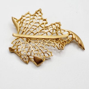 Vintage Don Lin Signierte Offene Arbeit Blatt GoldTon Herbst Herbst Anstecknadel Brosche