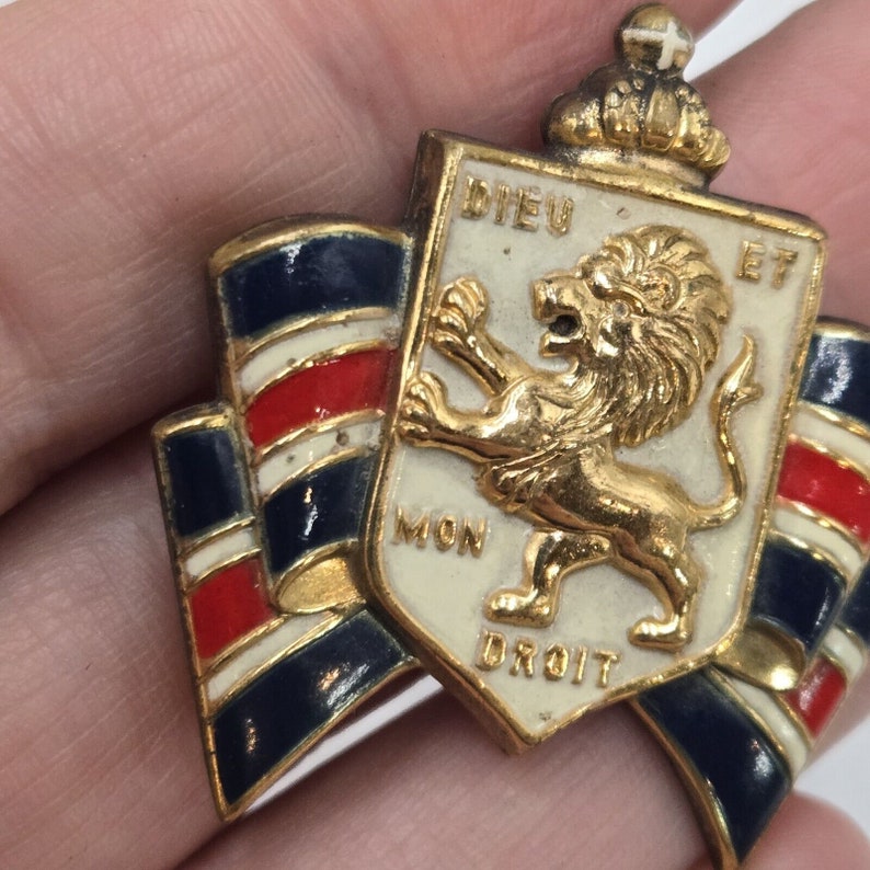 Accessocraft Patriotic Coat of Arms WWII British War Relief Society ...