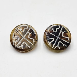 Vintage Tribal Tibetaanse stijl oorbellen rond gesneden Lucite Faux groene Jade Stud